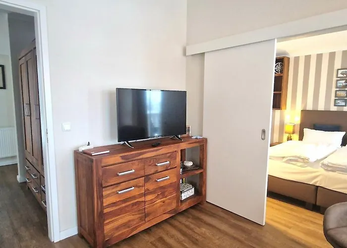 390, Seepark Apartment *